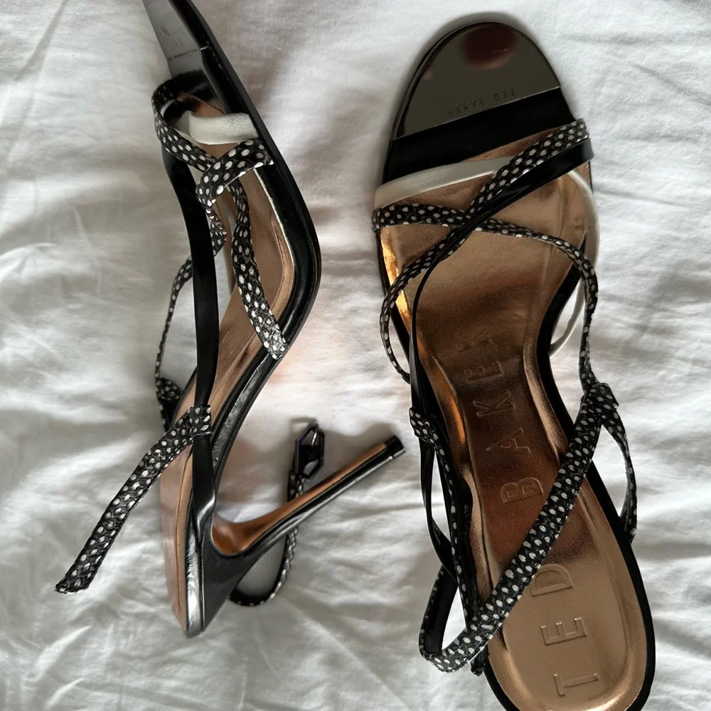 Ted Baker Polka Dot Black White Slingback Heels - Picture 4 of 6